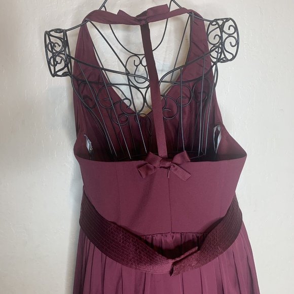 White Vera Wang Wine Red Halter Neck Formal Gown Prom Back Slit - Picture 6 of 15